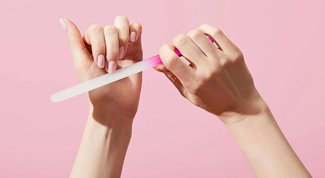 How to Shine Nails with Glass File