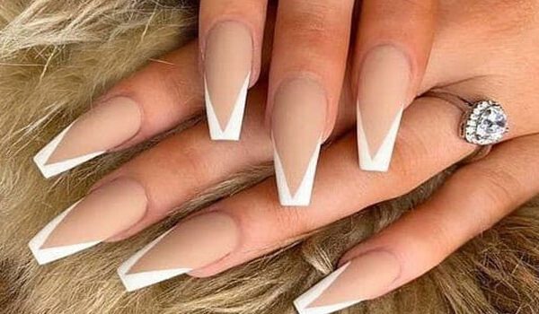 how-to-wear-french-tip-coffin-nails-banner