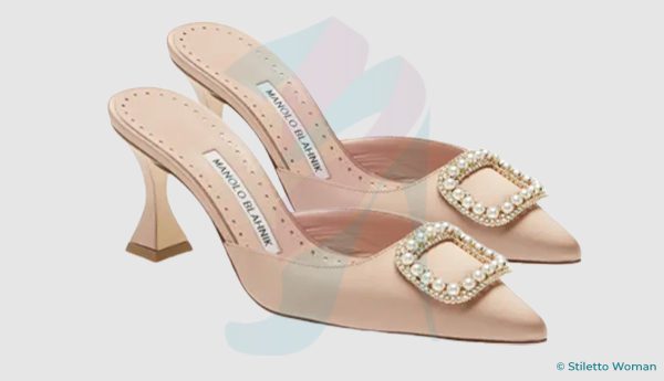 Manolo Blahnik - Fabetamu Buckle Mule
