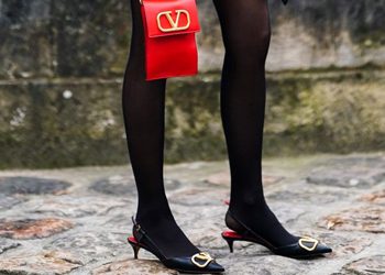 pump-heels-with- semi-opaque-tights