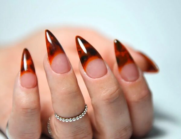 Stiletto Nails Vs Almond Nails