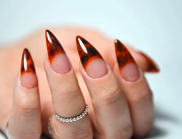 Stiletto Nails Vs Almond Nails - What's The Major Difference?
