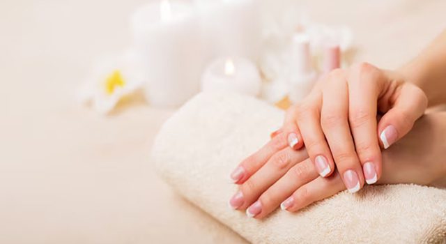 Hot Oil Manicure - Benefits and How To Do It At Home?